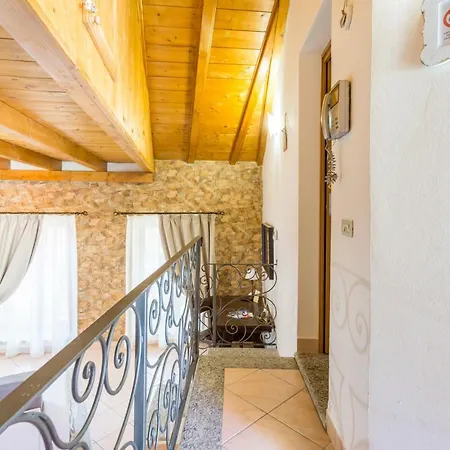 Guest house Casa Del Folletto 4*