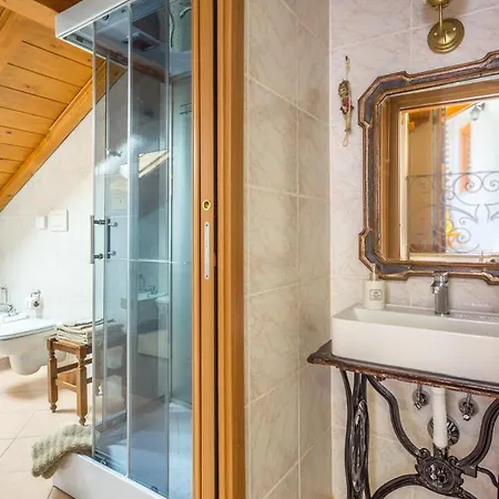 Guest house Casa Del Folletto 3*